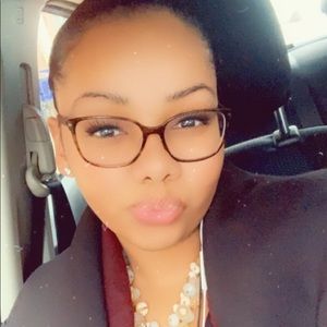 Meet your Posher, Crystalee